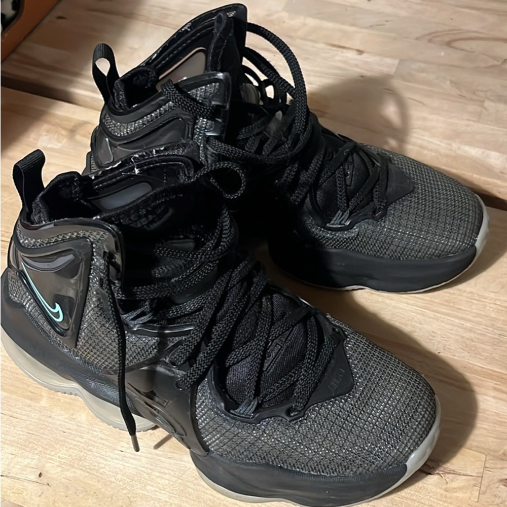 Nike LeBron 19 Boys Basketball Shoes